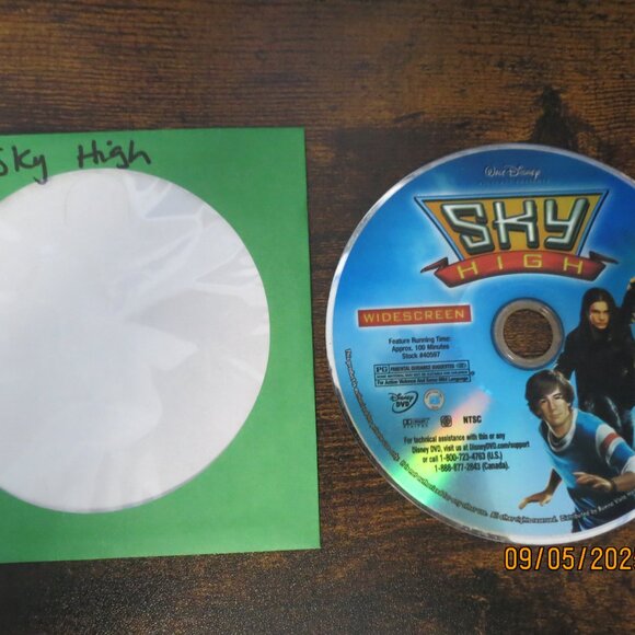 Kurt Russell's Sky High DVD ONLY - Picture 2 of 2
